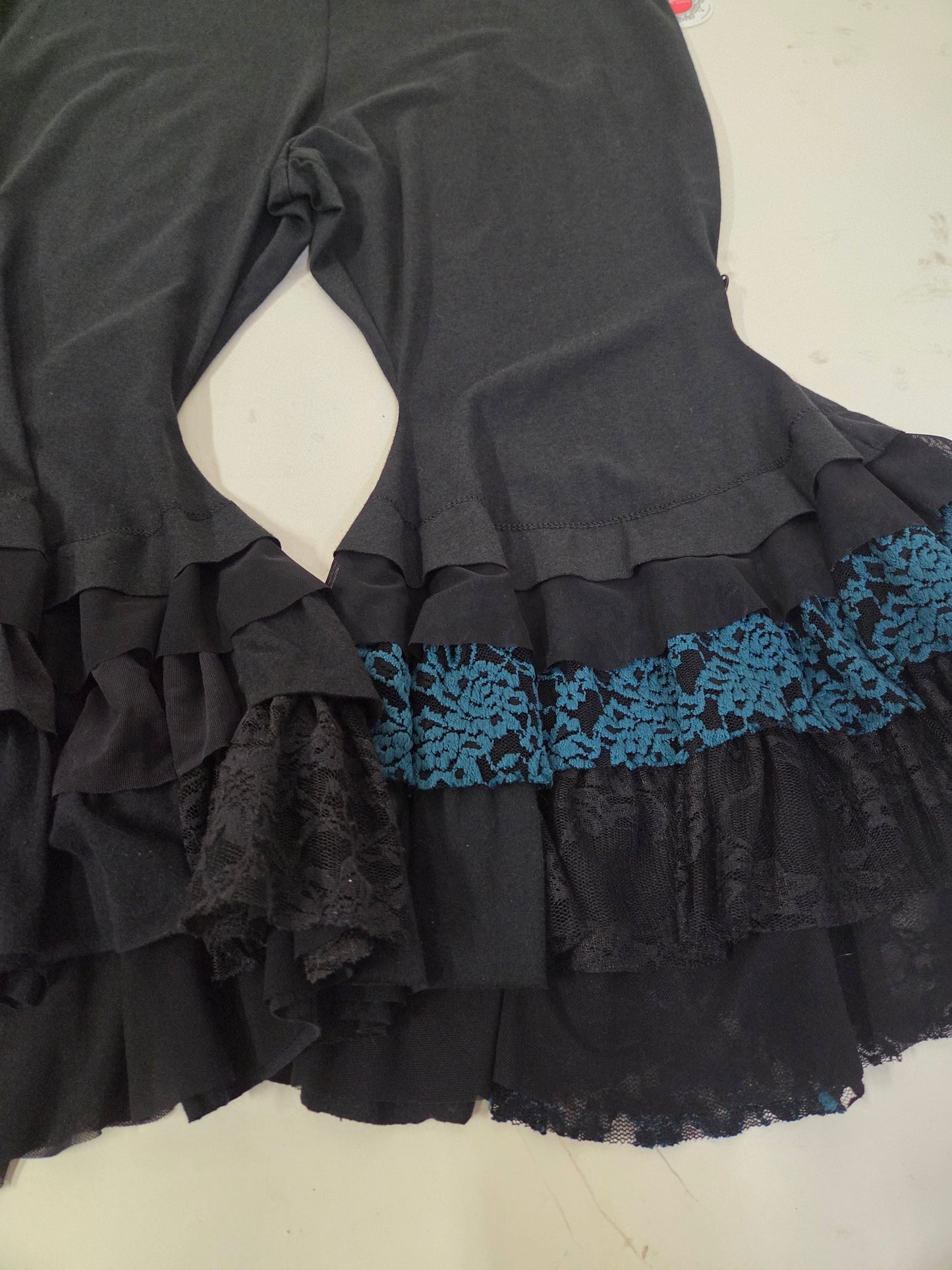 Monster Ruffle Capri